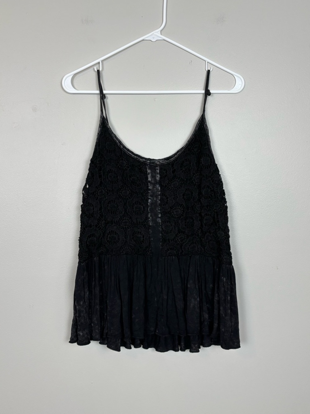 POL Top Womens Small Charcoal Lace Crochet Floral Gypsy‎ Whimsy Goth Tank